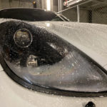 ポルシェのヘッドライトが、雨の日や洗車後によく曇る件について