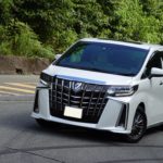Wie fühlt sich ein Porsche-Fahrer, wenn der Bruder einen Alphard bekommt?