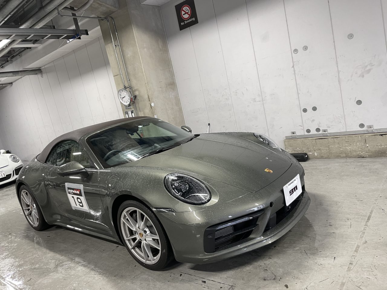 これが最新ポルシェ911（992型）の実力だ！豪雨のサーキットでウェット