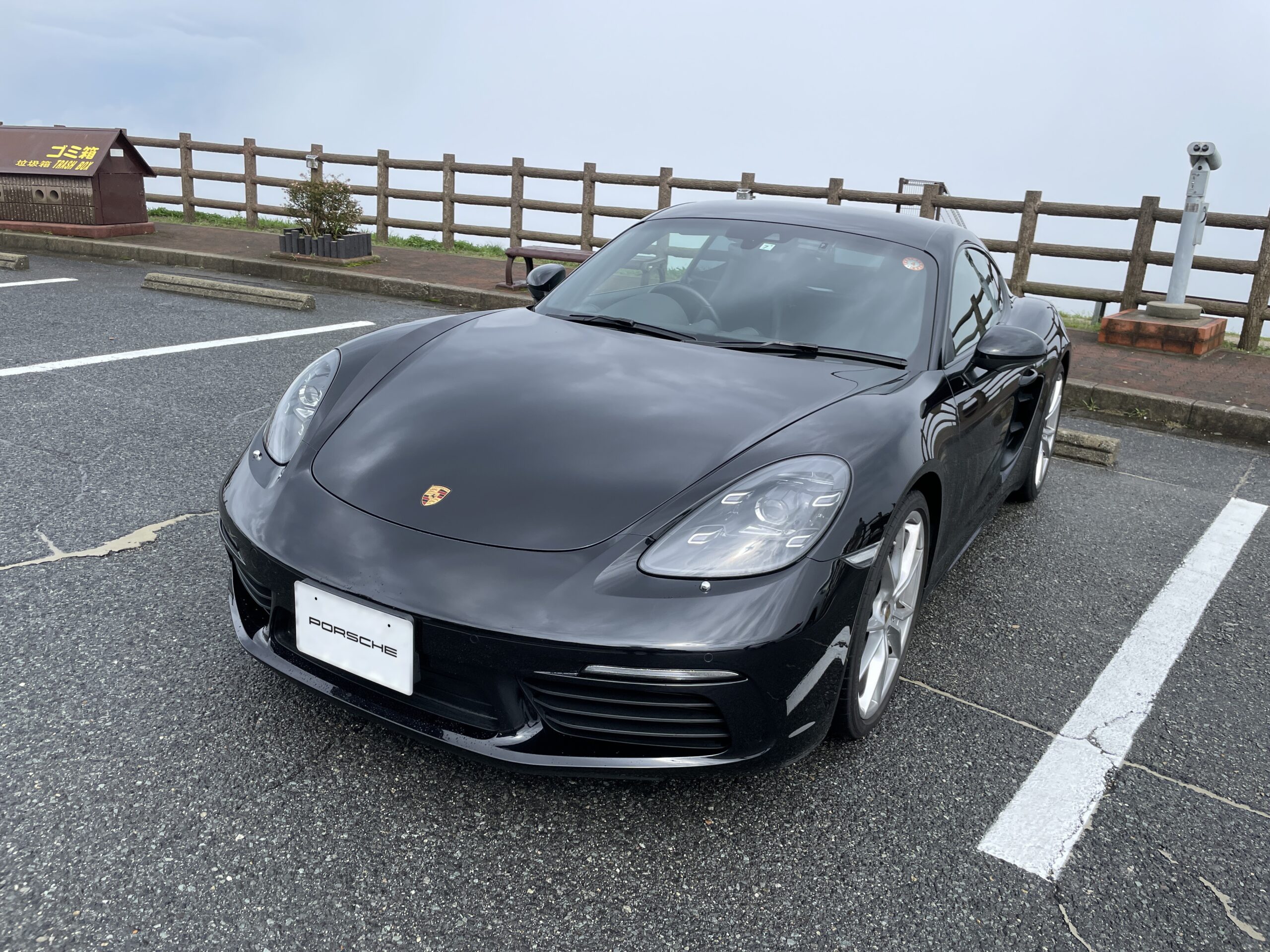 718ケイマンのベースグレード（20インチ、PASM、スポクロ