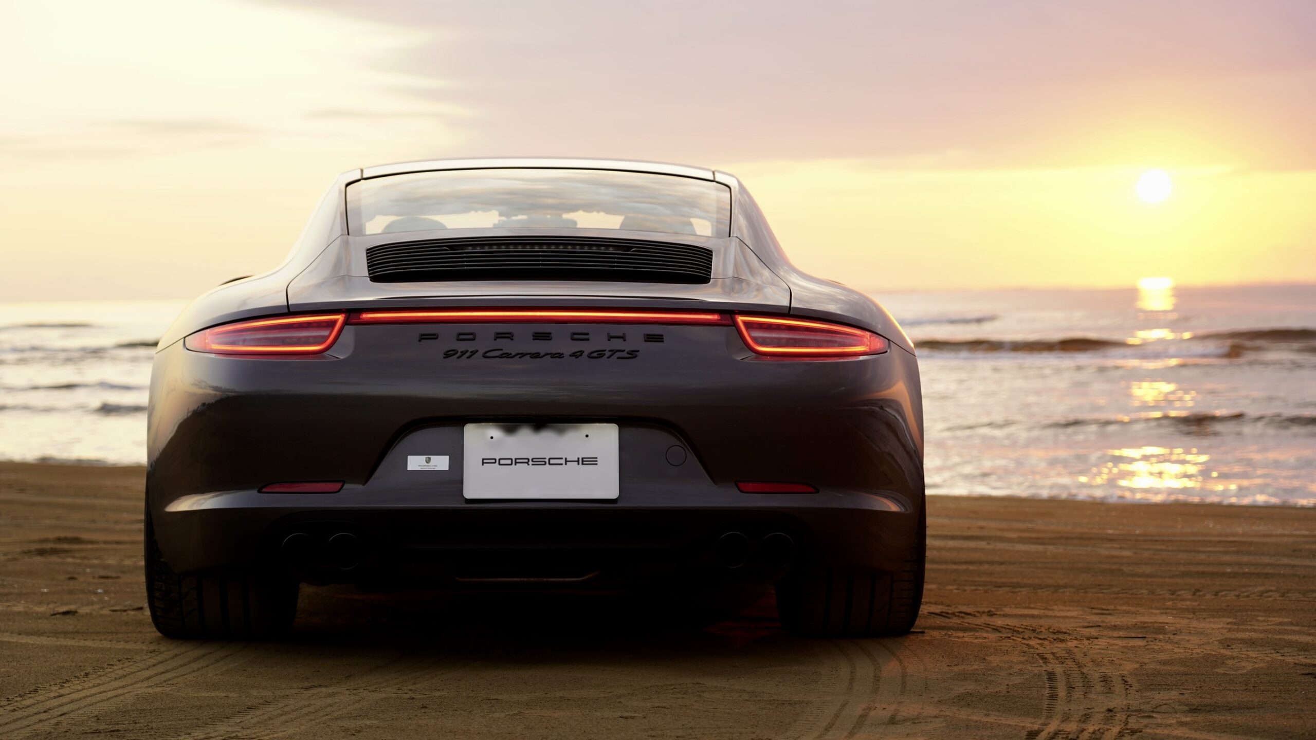 Autumn Touring in a Porsche 911: A Journey through Shinshu