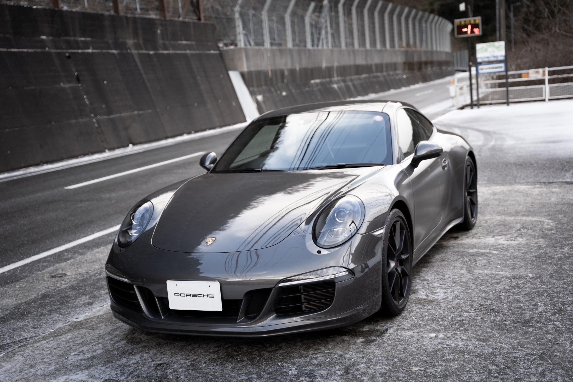 Year-End Touring in a Porsche 911: Crossing Shikoku
