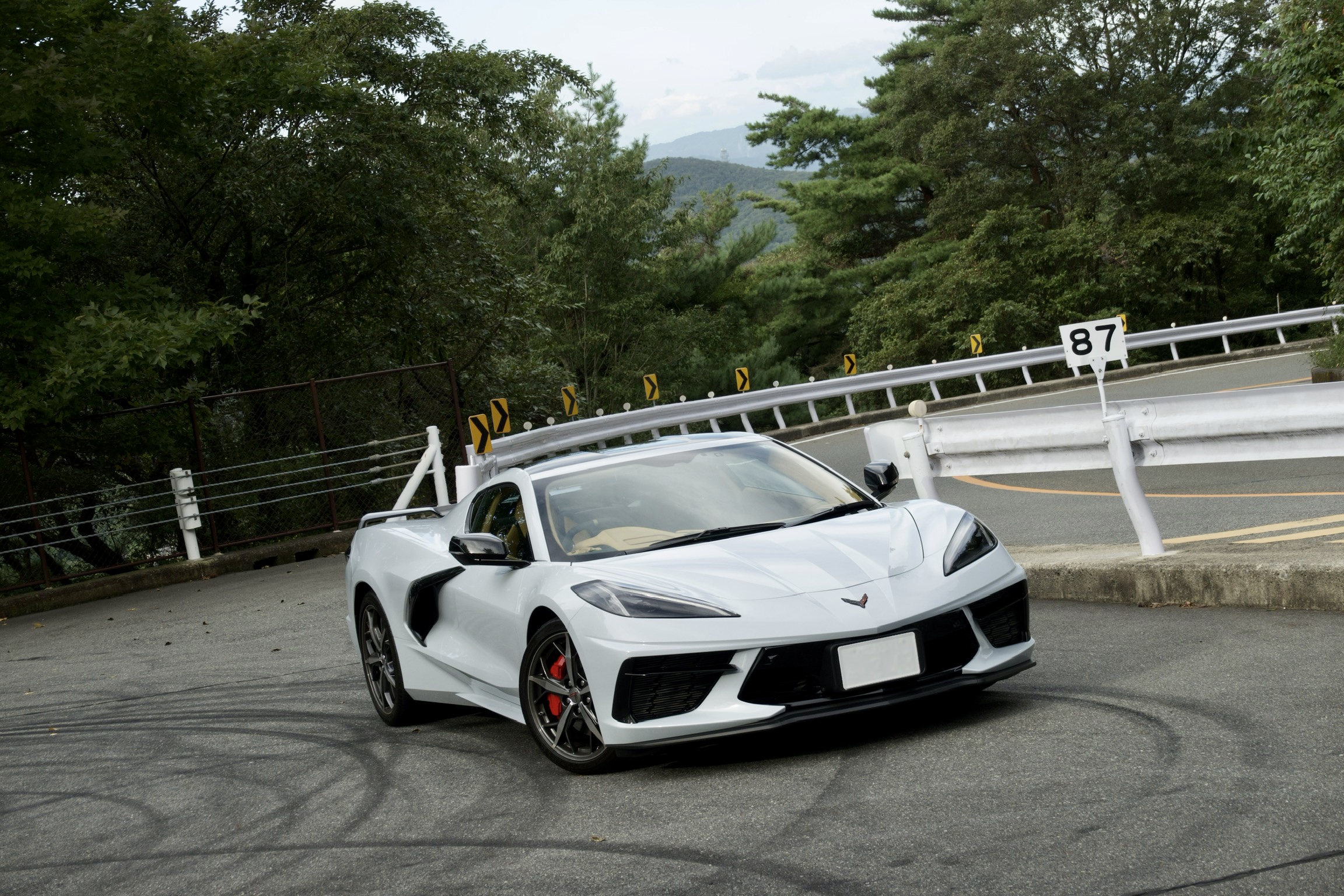 Test Drive of the New Chevrolet Corvette (C8)｜Beyond All