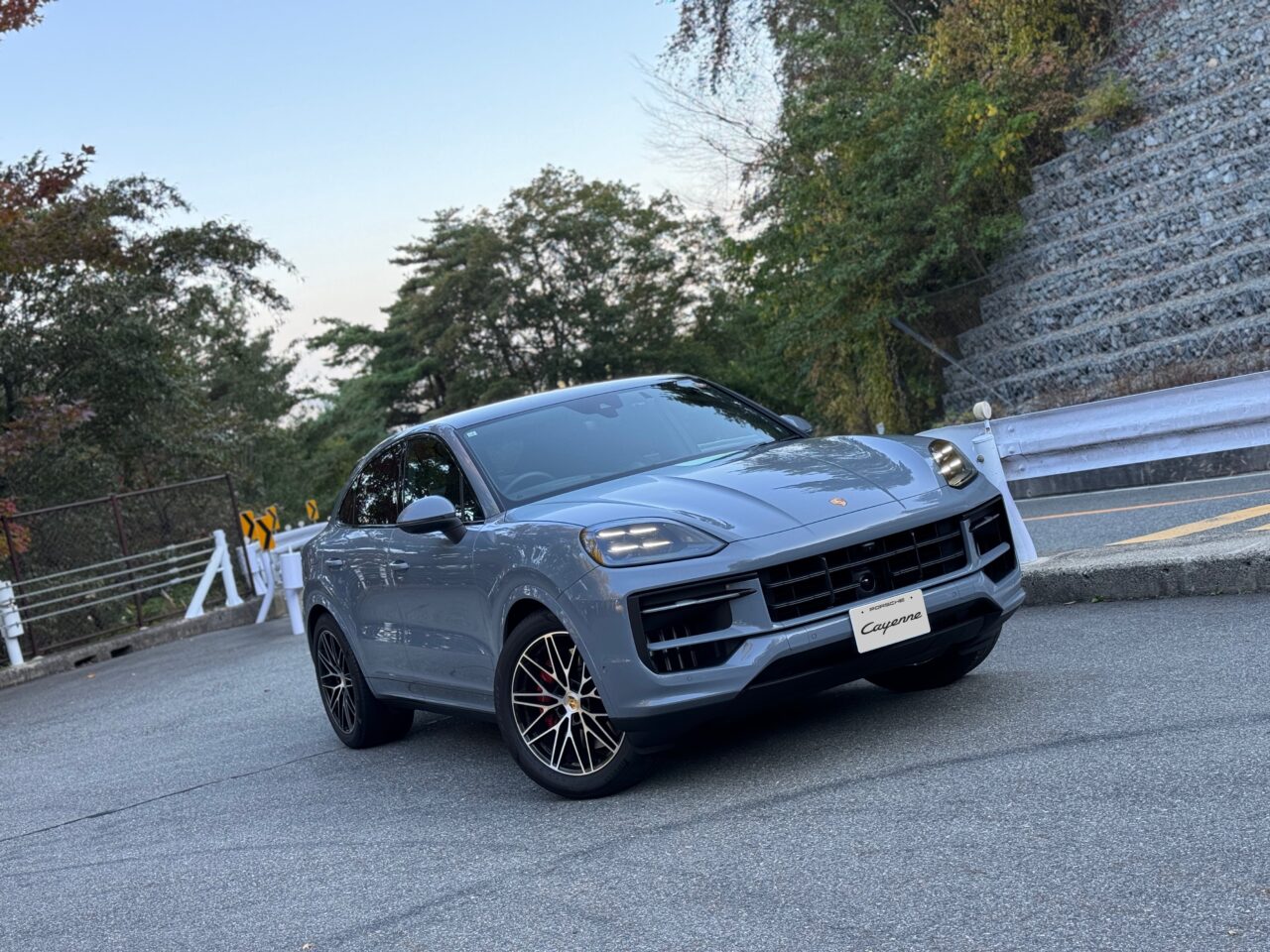 訳ありポルシェカイエンPorsche Cayenne サッカーボール未使用訳あり PORSCHE Cayenne｜ポルシェ カイエン 試乗 - Web Magazine