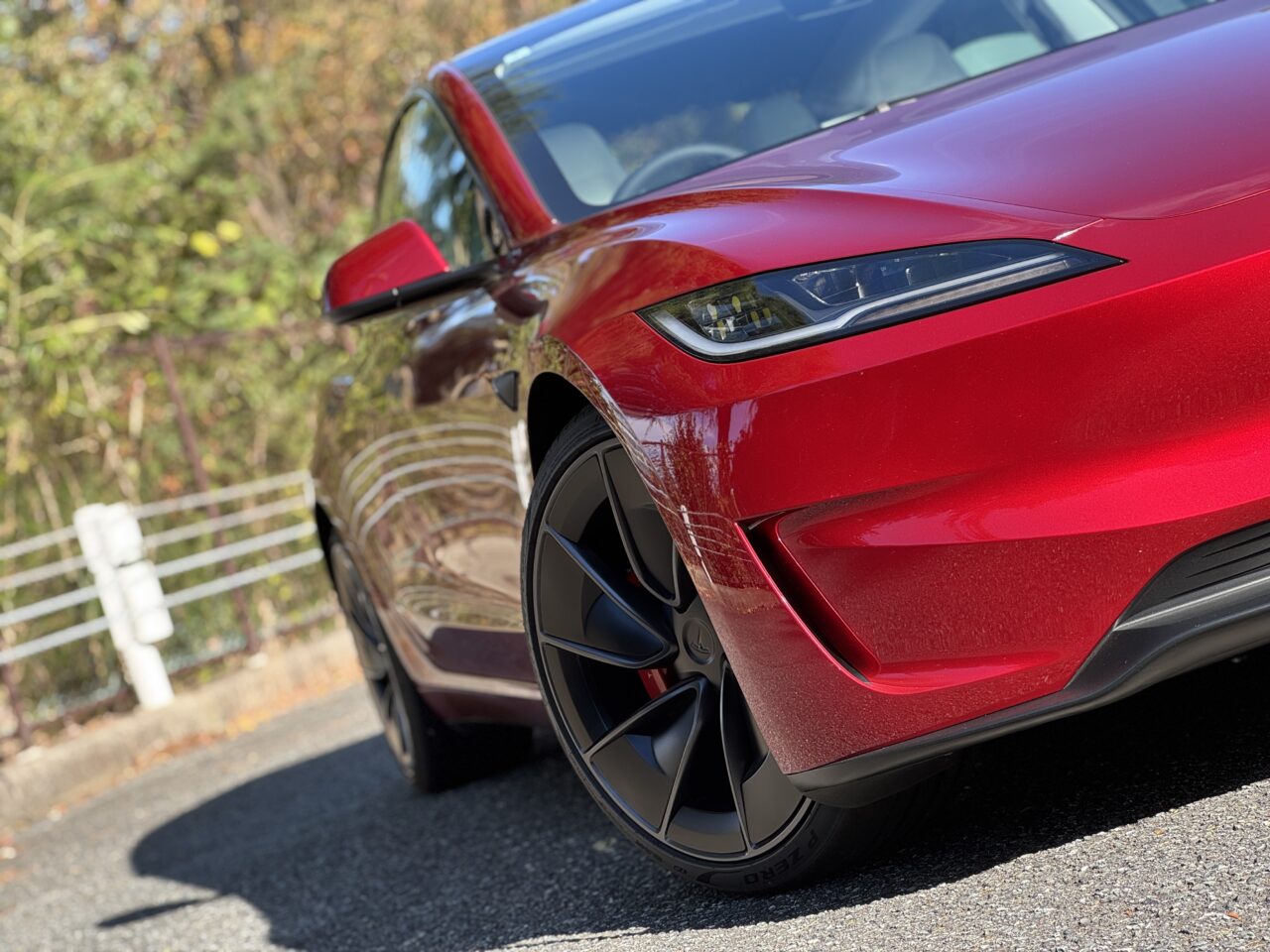 最強のテスラ モデル3！『パフォーマンス』モデルにロングレンジ 