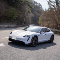 ポルシェタイカン | 車, 道路, 山, 木, 山道, 屋外, PORSCHE, Taycan