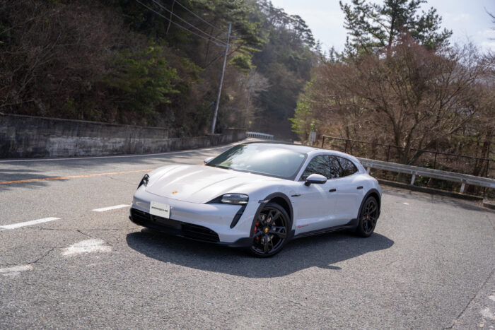 ポルシェタイカン | 車, 道路, 山, 木, 山道, 屋外, PORSCHE, Taycan