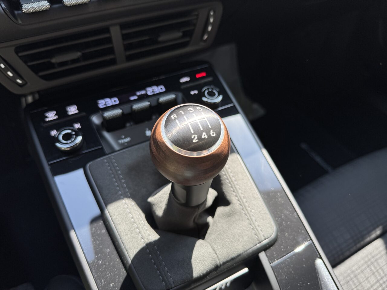 992.2 Carrera T shift knob