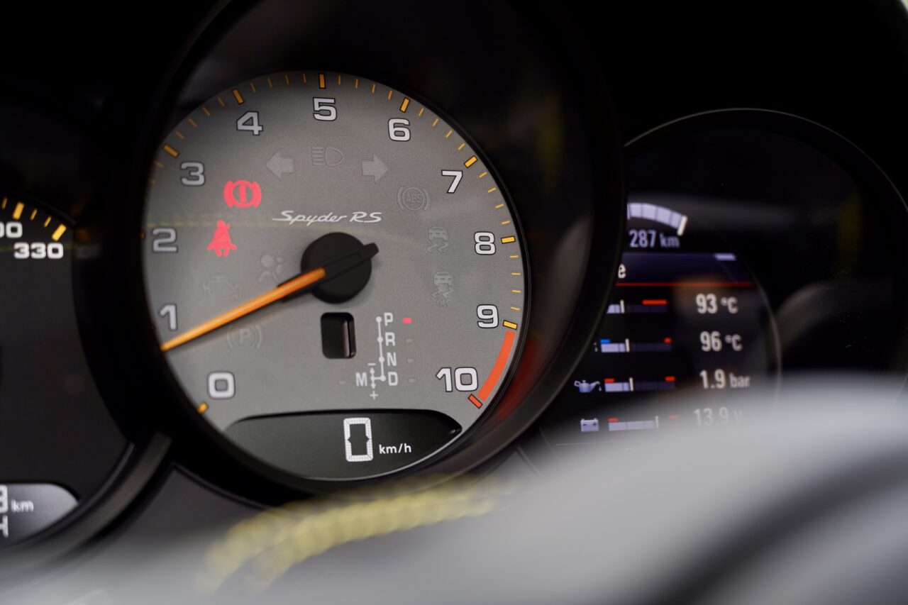 ポルシェのタコメーター