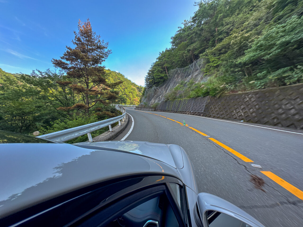 カイエンGTSクーペでの走行風景
