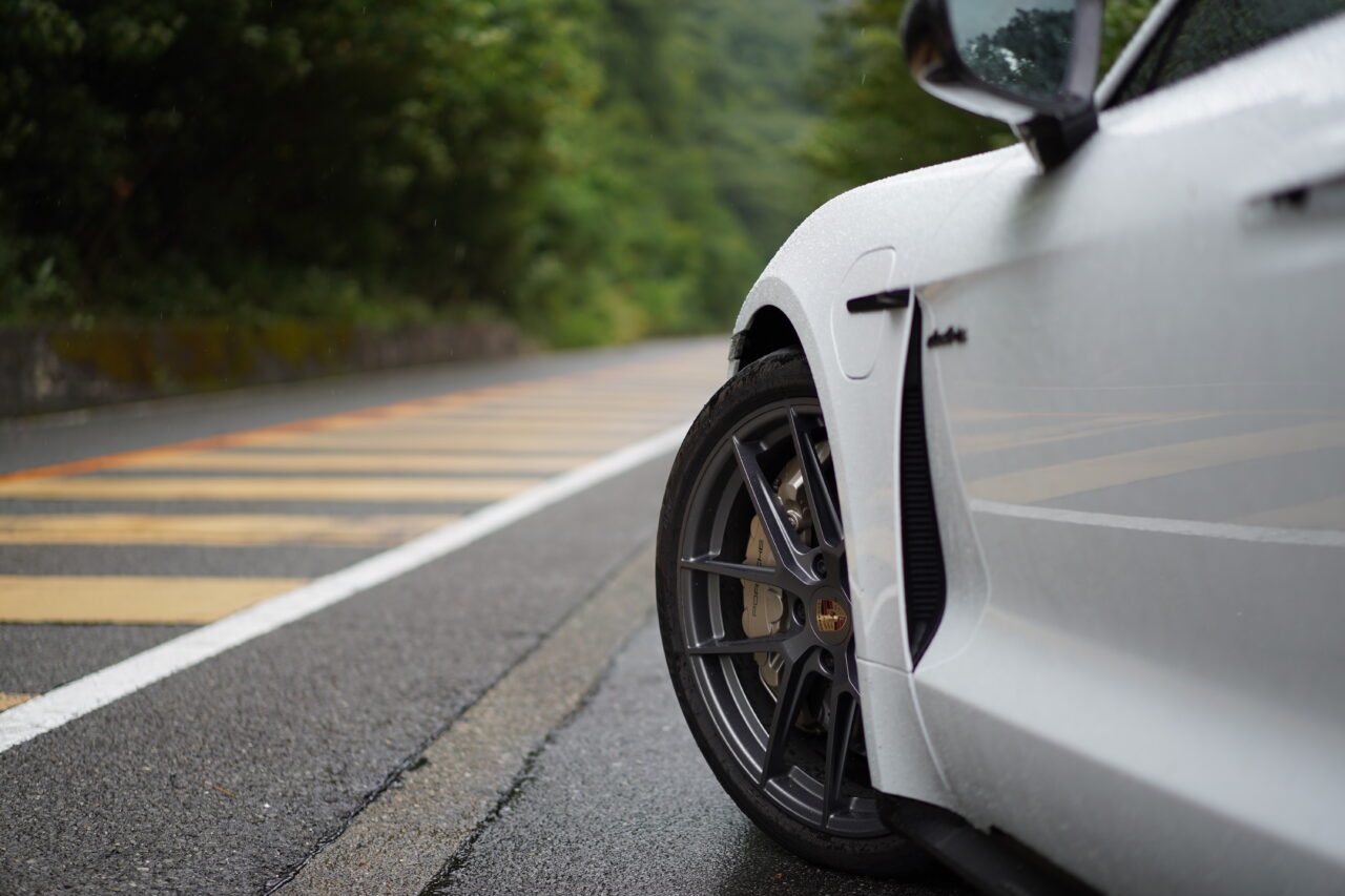 タイカン ターボGT ヴァイザッハパッケージのタイヤ