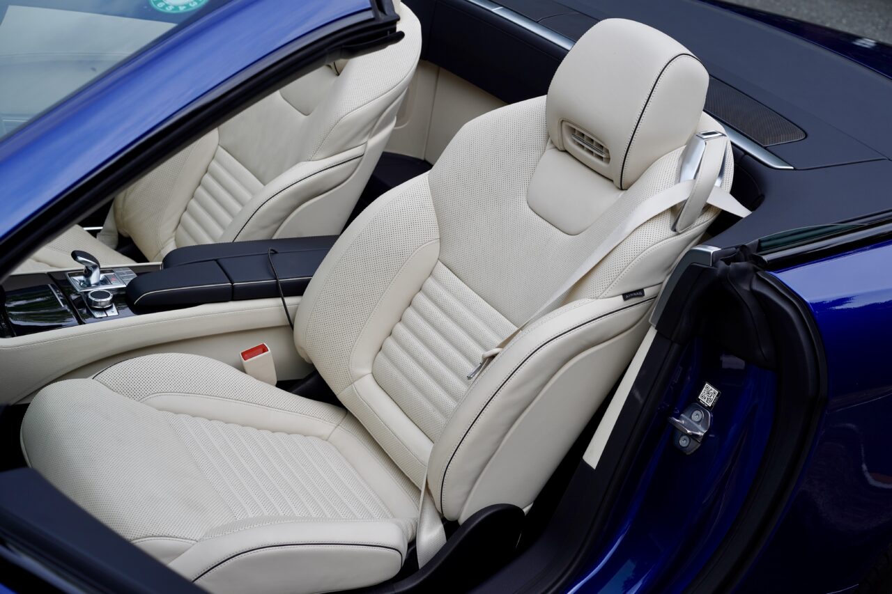R231 SL400のシート