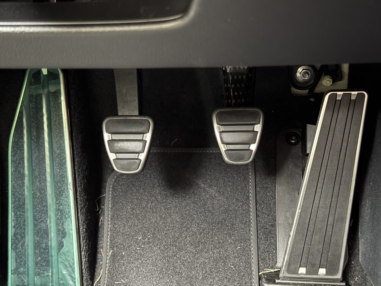 992.2 GT3左駕踏板配置