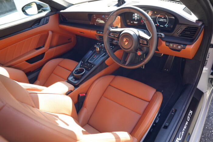 992.2 911カレラGTSの内装