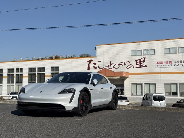 ポルシェ　タイカン