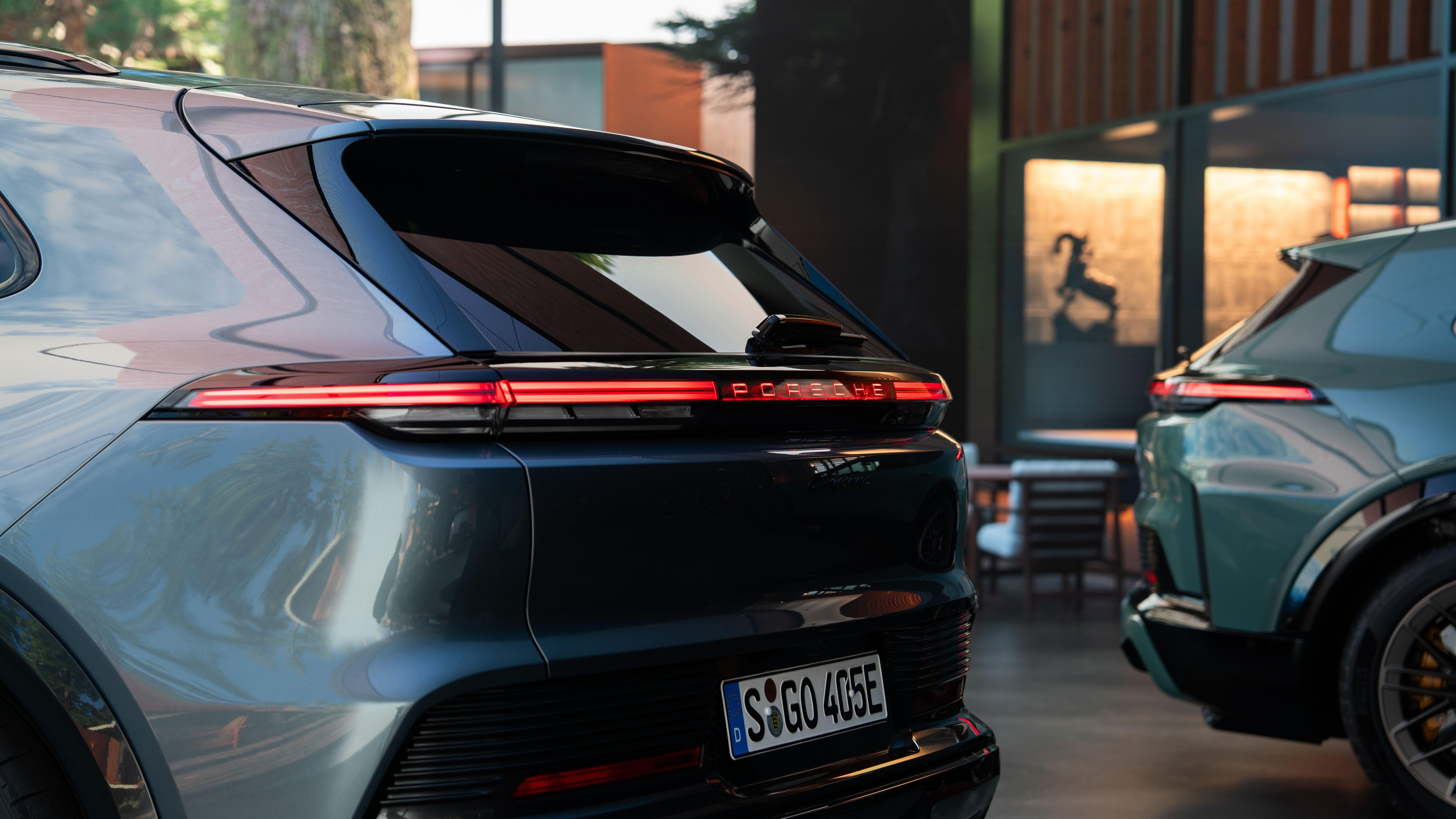 ポルシェ2026年Q1販売データ — 911だけが22%増、他モデルは総崩れ