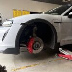 Frontreifentausch beim Porsche Taycan: Reifen- und Werkstattkosten knapp unter 1.400 Euro!