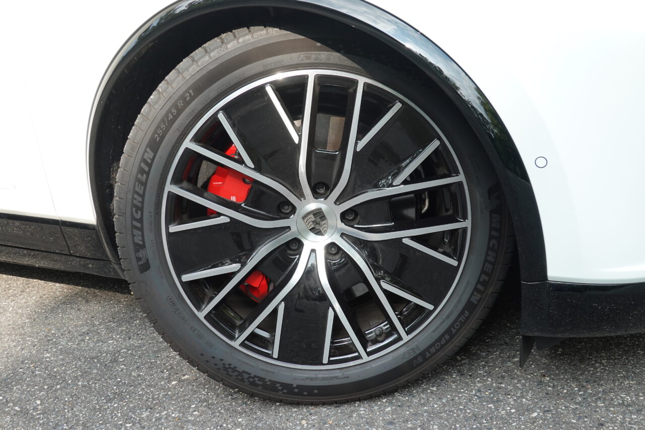Macan Turbo Electric brakes