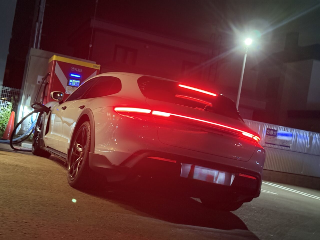 Porsche Taycan FLASH